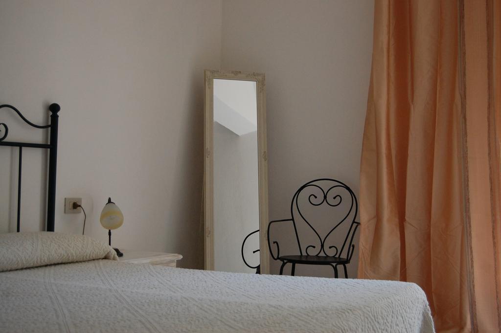 Andrea E Valentina Bed & Breakfast S'archittu Bagian luar foto
