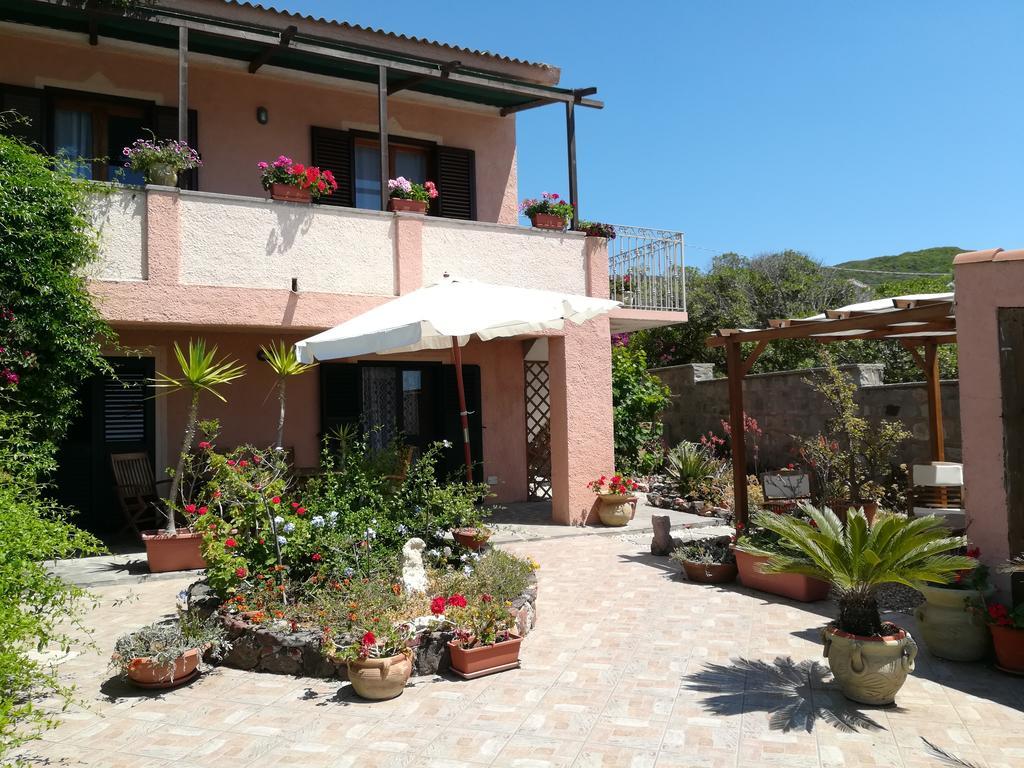 Andrea E Valentina Bed & Breakfast S'archittu Bagian luar foto
