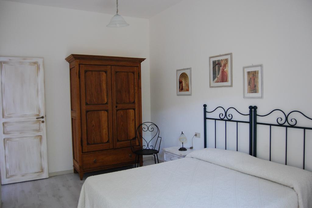 Andrea E Valentina Bed & Breakfast S'archittu Ruang foto