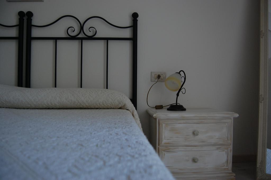 Andrea E Valentina Bed & Breakfast S'archittu Ruang foto